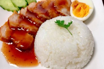 ข้าวหมูแดง｜カオムーデーン｜タイ風焼き豚のせご飯｜Thai roasted red pork with rice