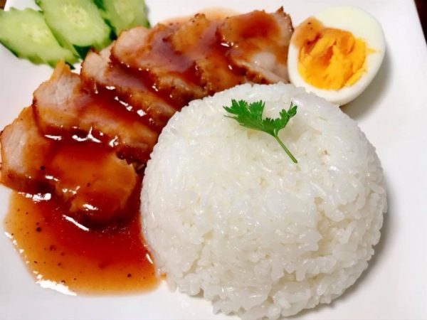ข้าวหมูแดง｜カオムーデーン｜タイ風焼き豚のせご飯｜Thai roasted red pork with rice